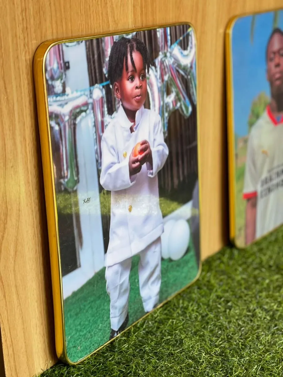 Portrait de bébé imprimé sur bois